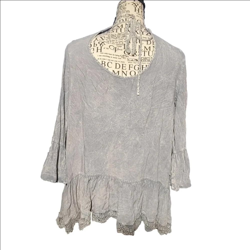 Altar'd State womens medium blouse - Picture 3 of 4
